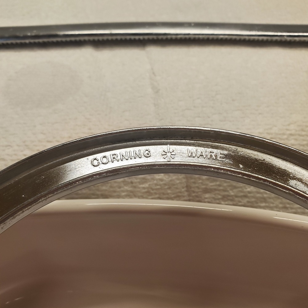 Corning Ware Casserole Dish Spice of Life A-10-B White Excellent Chrome Cradle - Picture 10 of 10